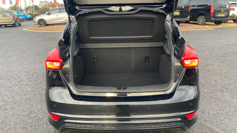 Ford Focus 1.0 EcoBoost 140 ST-Line Navigation 5dr Petrol Hatchback